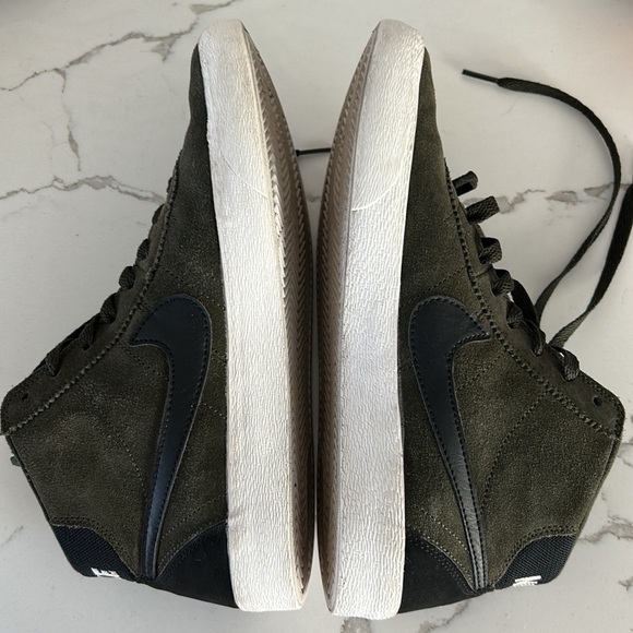 EUC Women’s Nike SB Bruin High Top Army Green size 9 - Picture 4 of 8